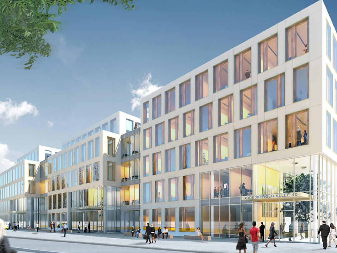 Modernes Bürogebäude mit Glasfassade und Menschen.